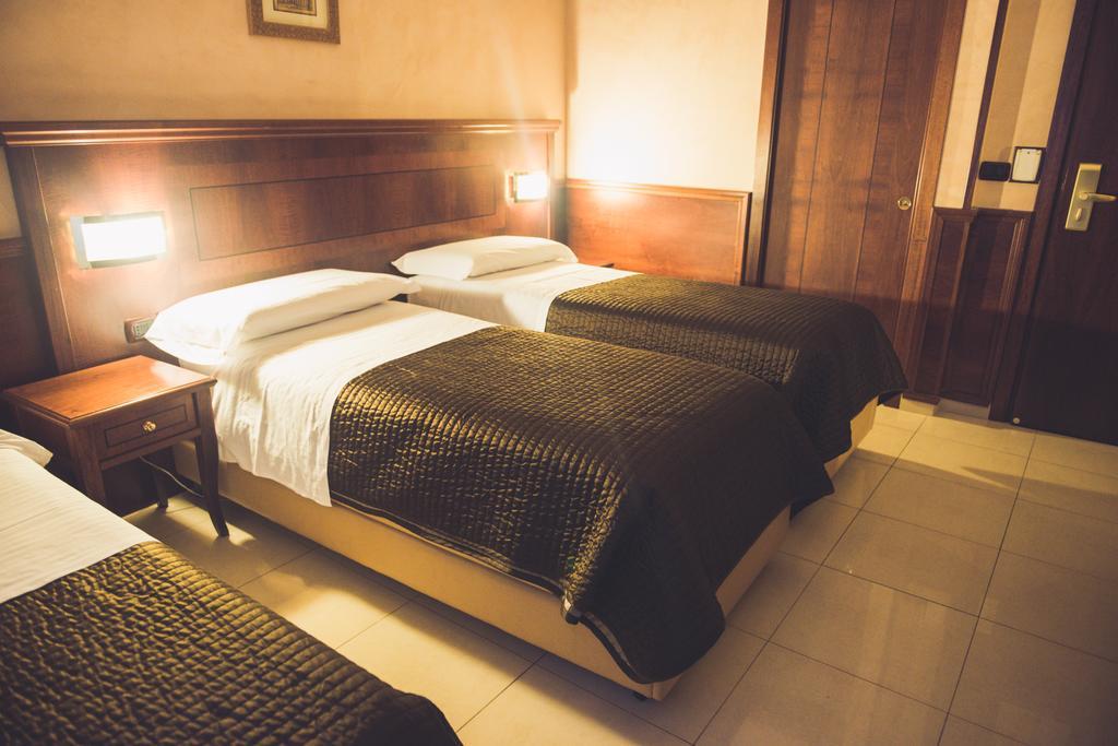 Hotel Robinson Рим Экстерьер фото